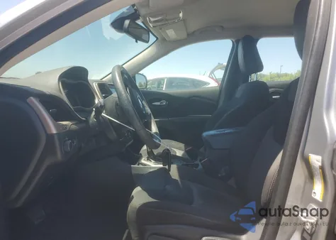 2016 Jeep Cherokee Sport из США, поврежденный, VIN 1C4PJLAB8GW207708